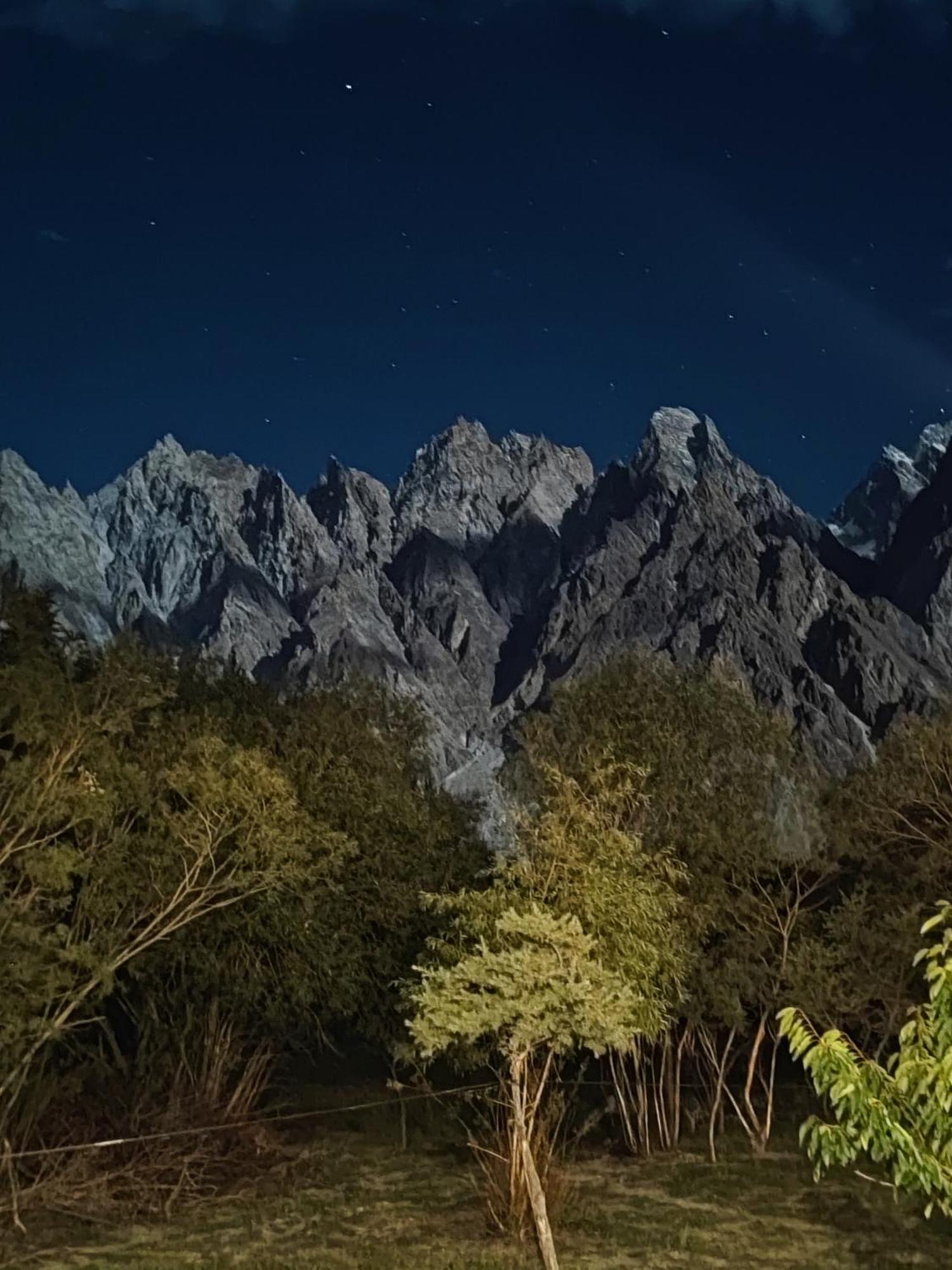 Passu Cones Hotel Pasu Exterior photo