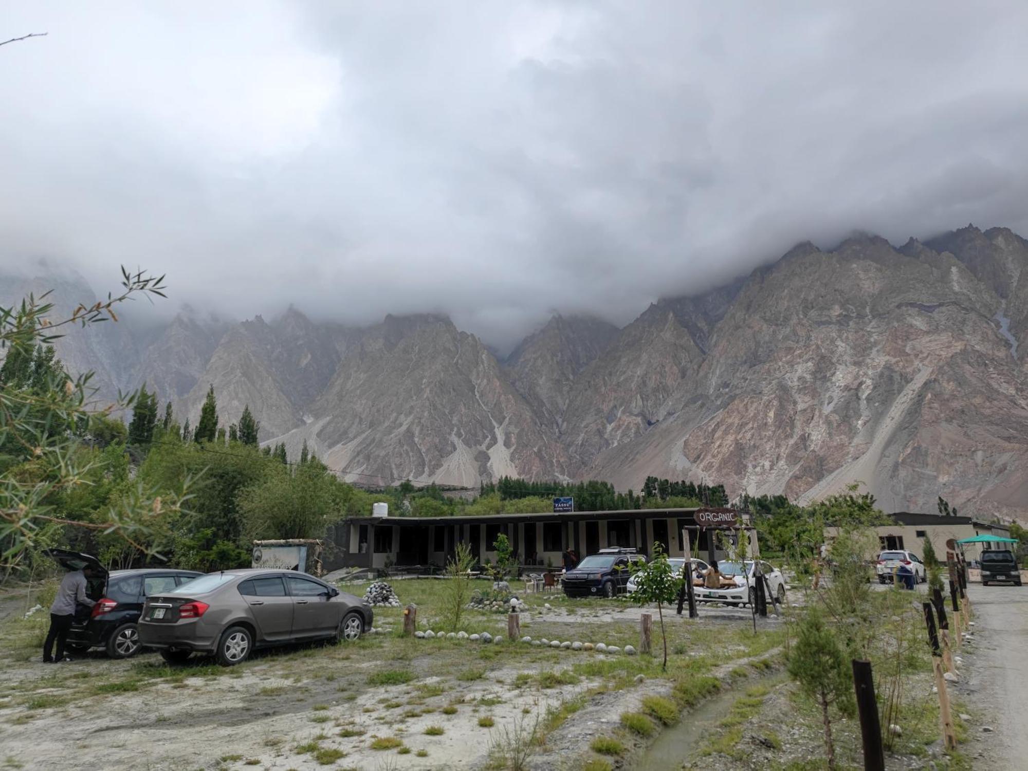 Passu Cones Hotel Pasu Exterior photo